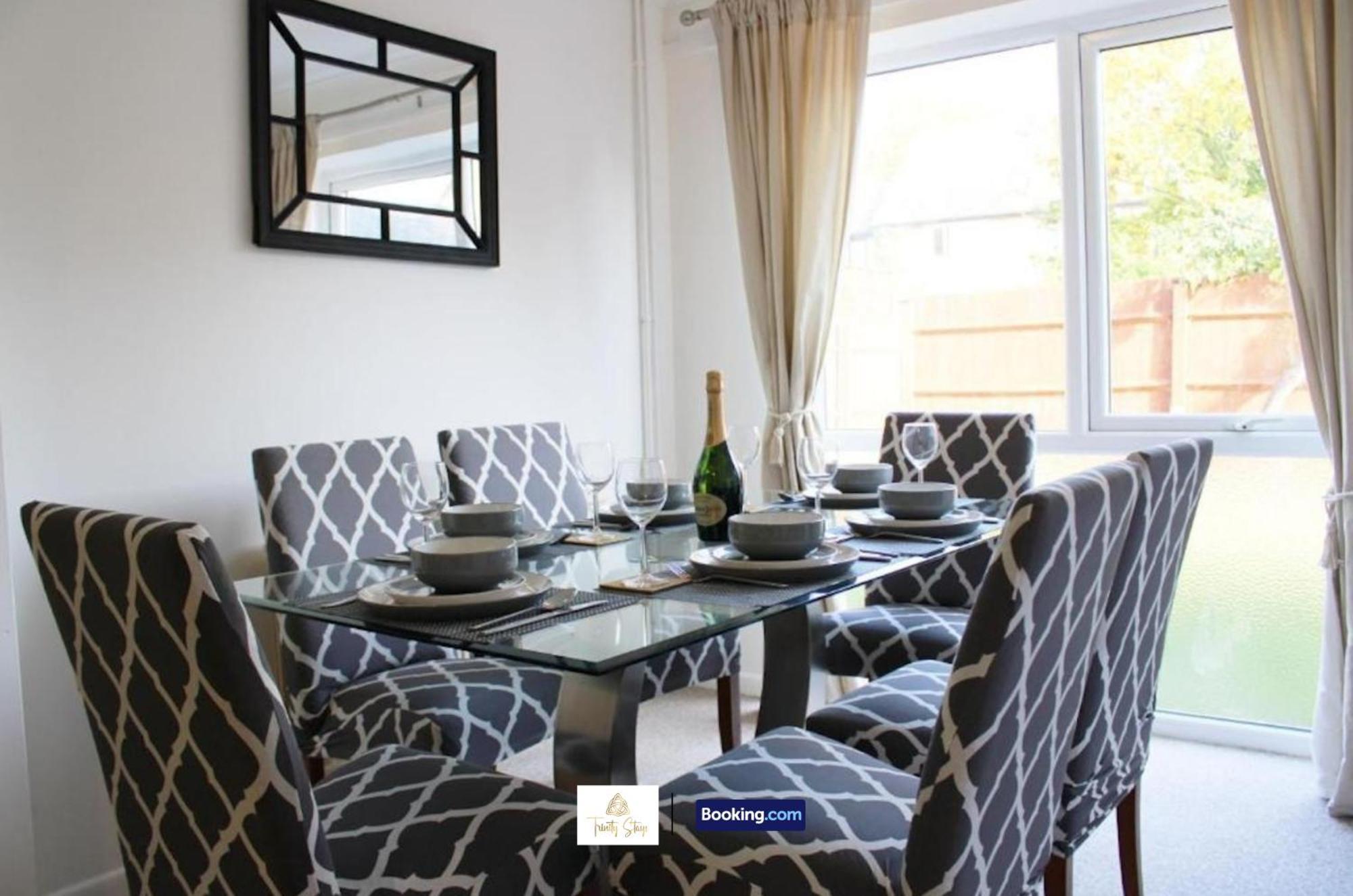 4 Bedroom House With Parking Near City Centre By Trinity Stays Short Lets & Serviced Accommodation Cambridge Exteriör bild
